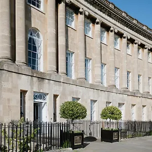 https://the-royal-crescent.tophotelsbath.com
